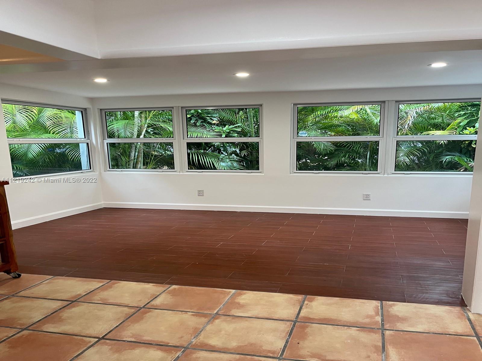 LOQUAT PARK VILLAS CONDO - Residential Lease