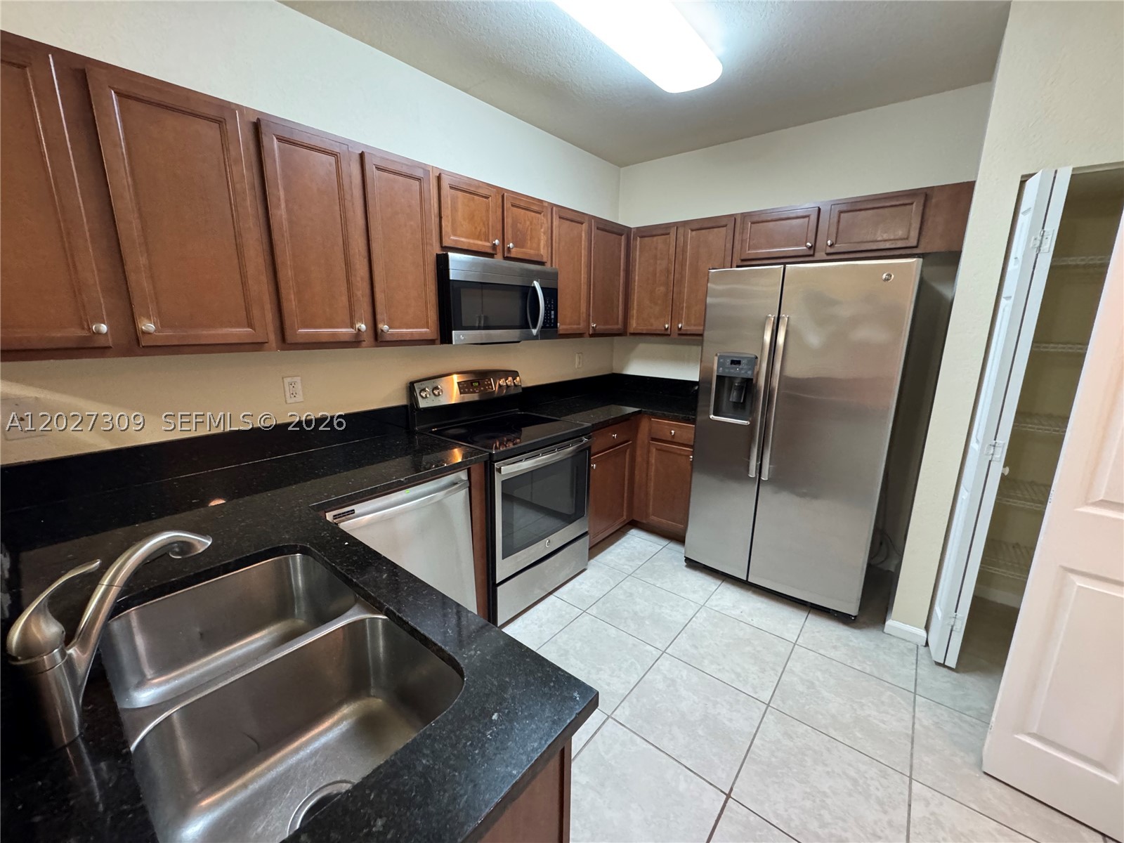 ST MAARTEN AT GRAND BAY CO - Residential Lease