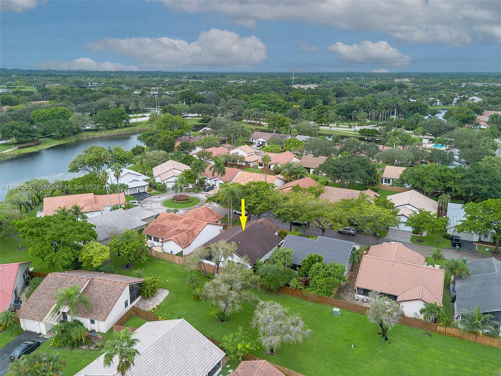 COUNTRY ISLES - Residential
