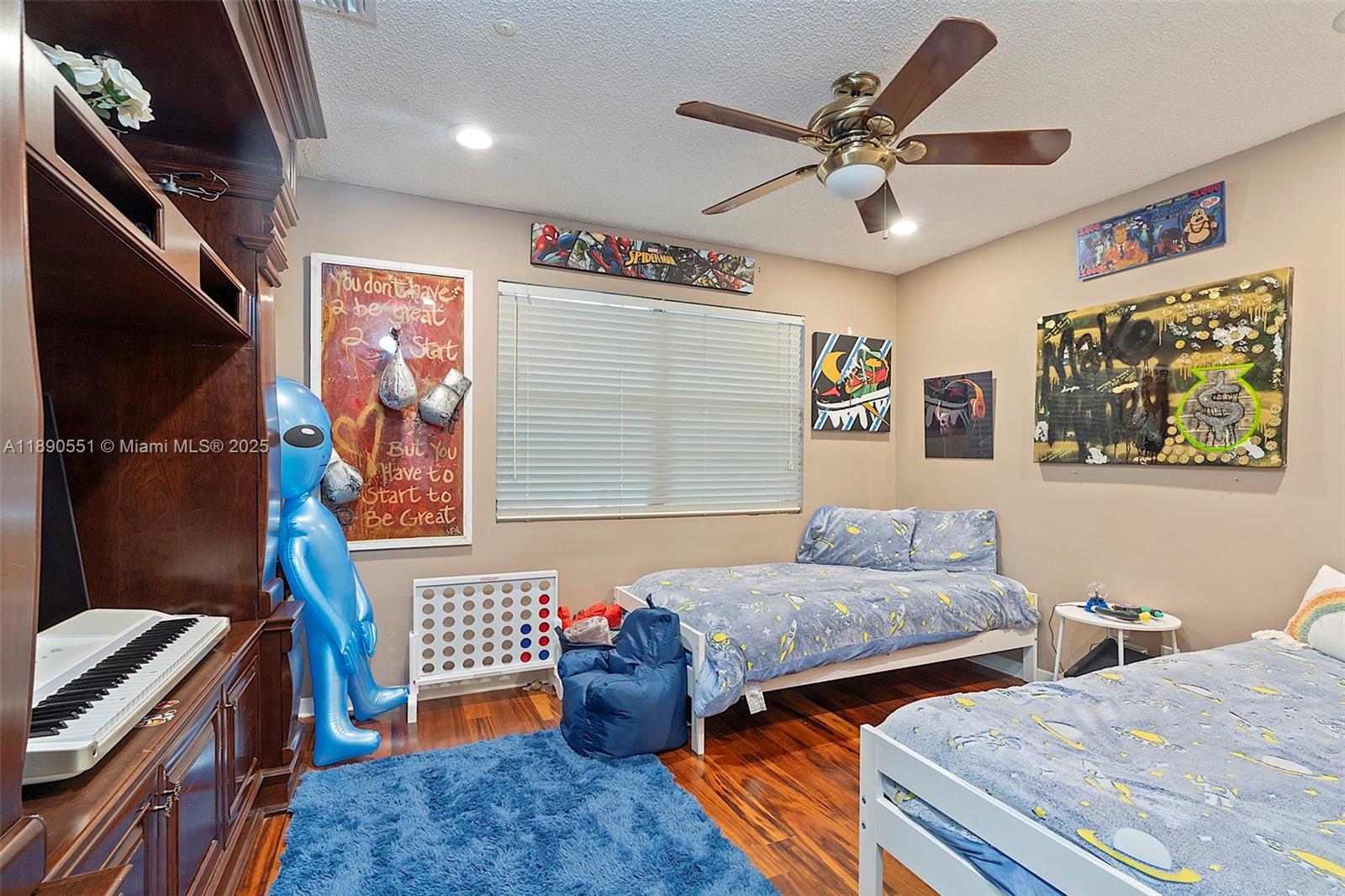 COUNTRY ISLES - Residential