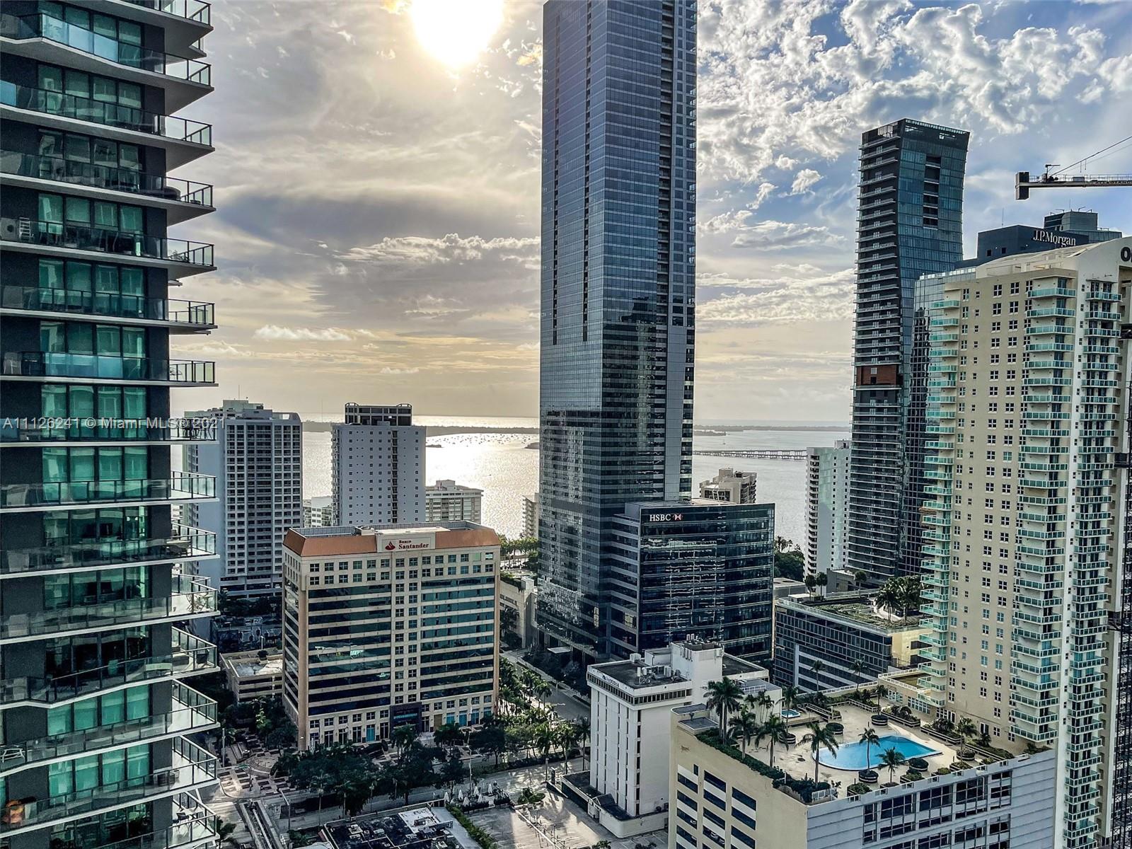 Beautiful one bedroom at the heart of Brickell. Walk to restaurants & shops. Enjoy the Brickell scene. Luminous split unit with ceramic floors. Living area, kitchen, half bath and balcony on the first level, bedroom full bath & closet on the upper level. Great amenities include fitness center, 24 hr security, valet parking, pool and business center.