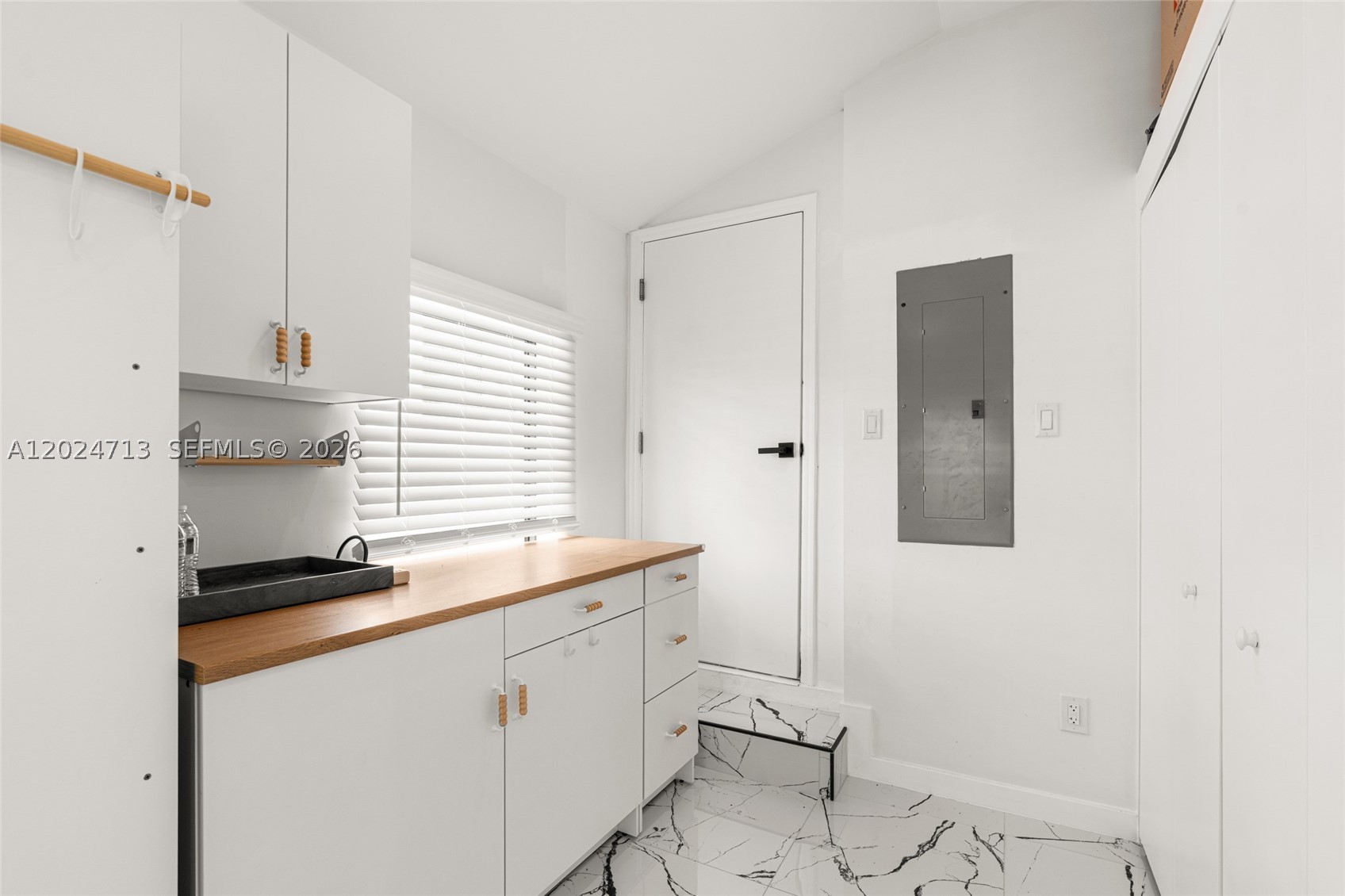 GRIFFING BISCAYNE PK EST - Residential