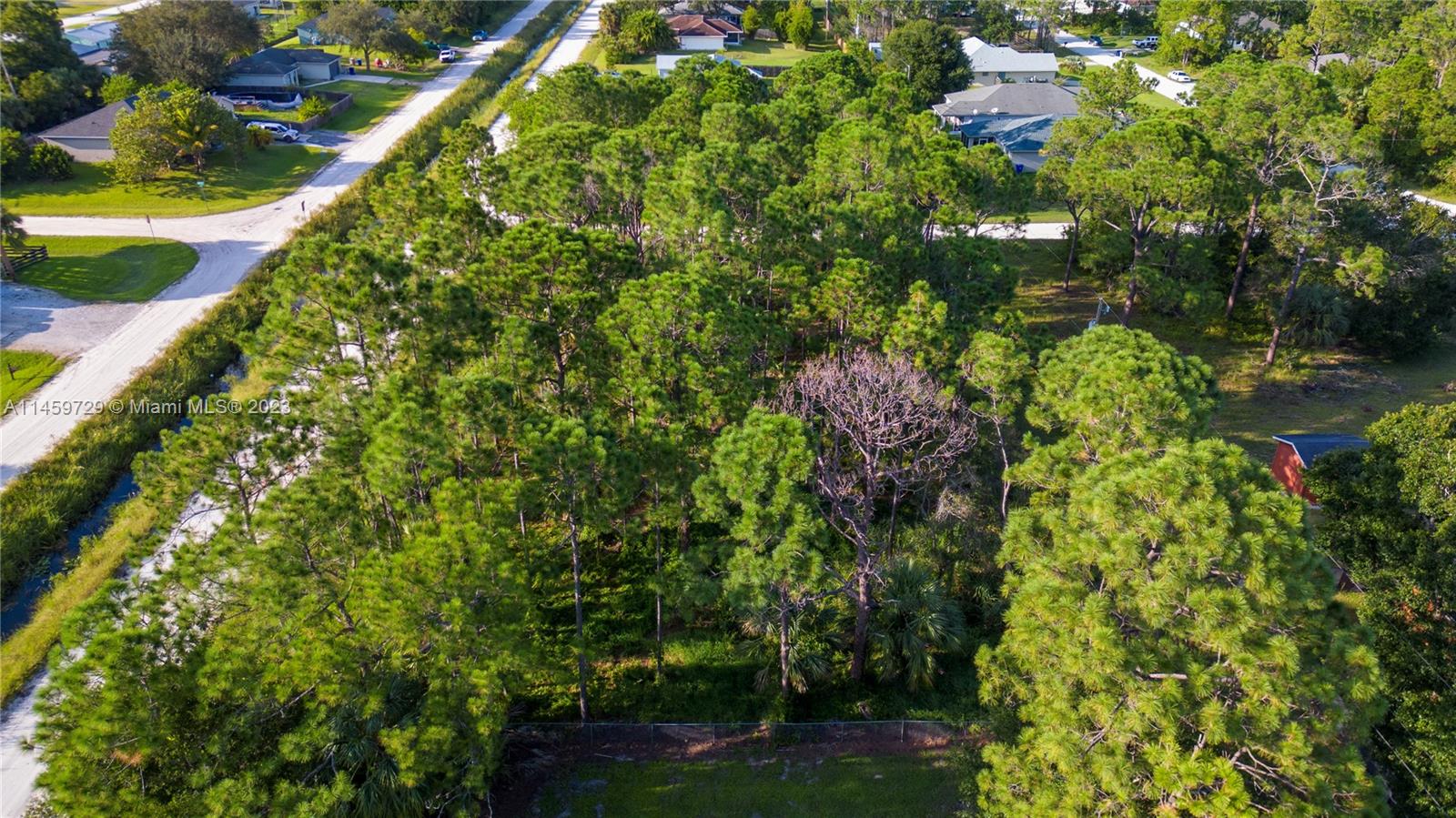 VERO LAKE ESTATES UNIT F - Land