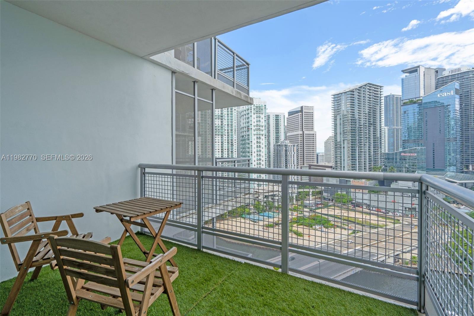WIND CONDO - Residential