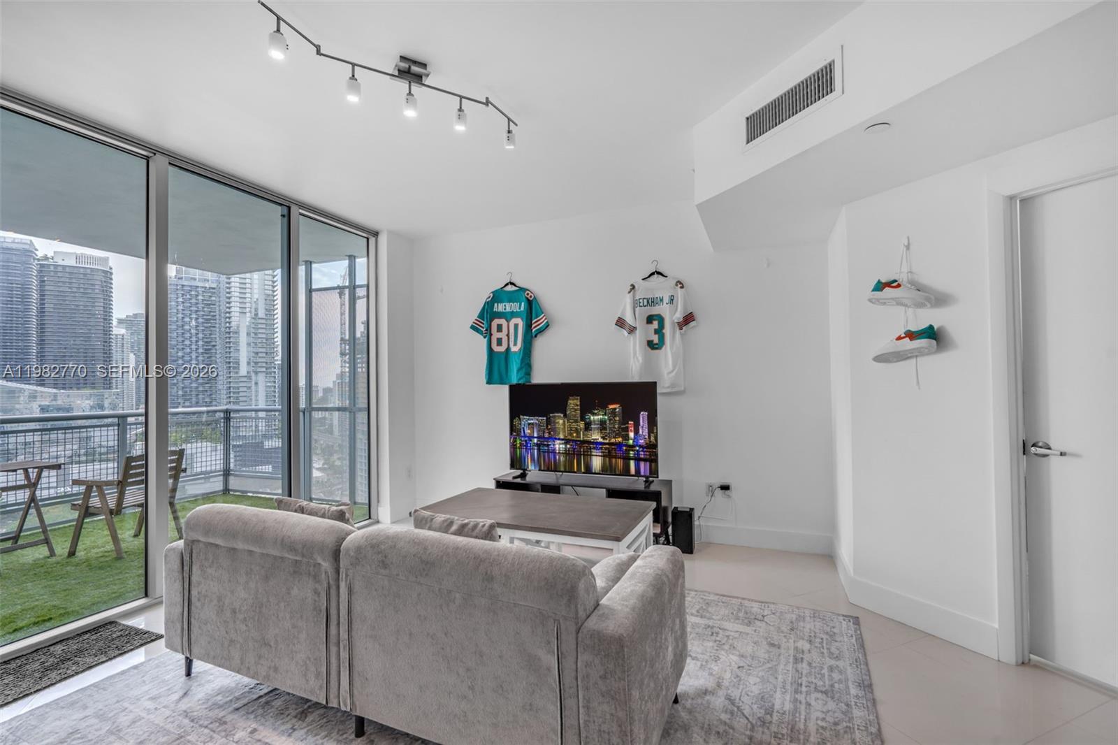 WIND CONDO - Residential