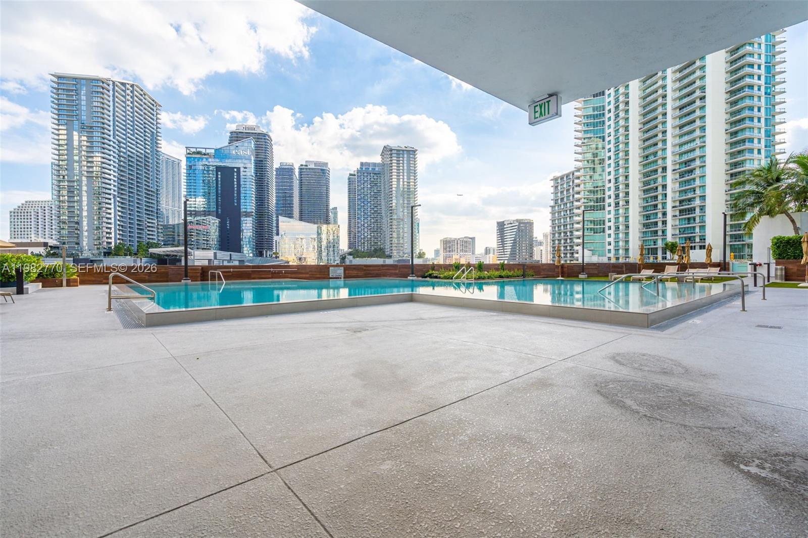WIND CONDO - Residential