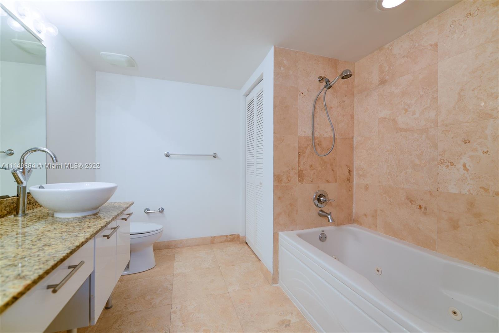 BRICKELL ON THE RIVER S T - Residential Lease