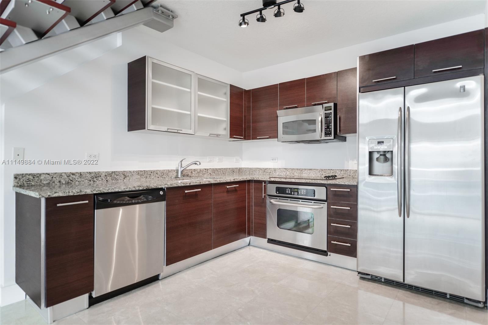 BRICKELL ON THE RIVER S T - Residential Lease