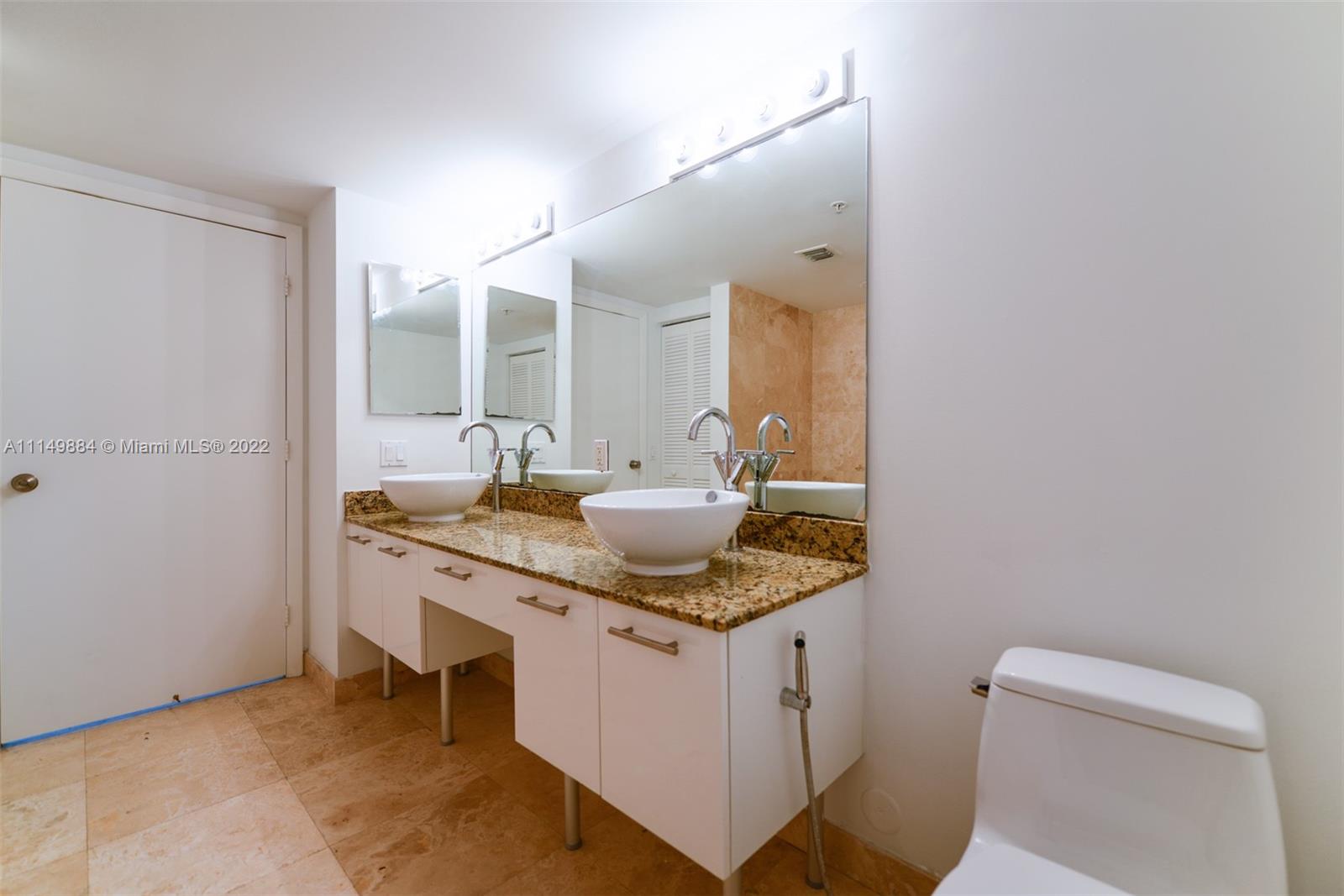 BRICKELL ON THE RIVER S T - Residential Lease