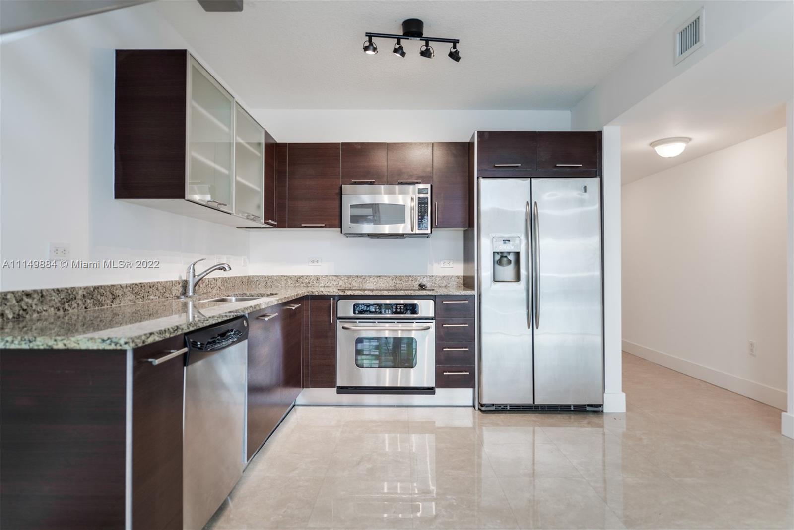 BRICKELL ON THE RIVER S T - Residential Lease