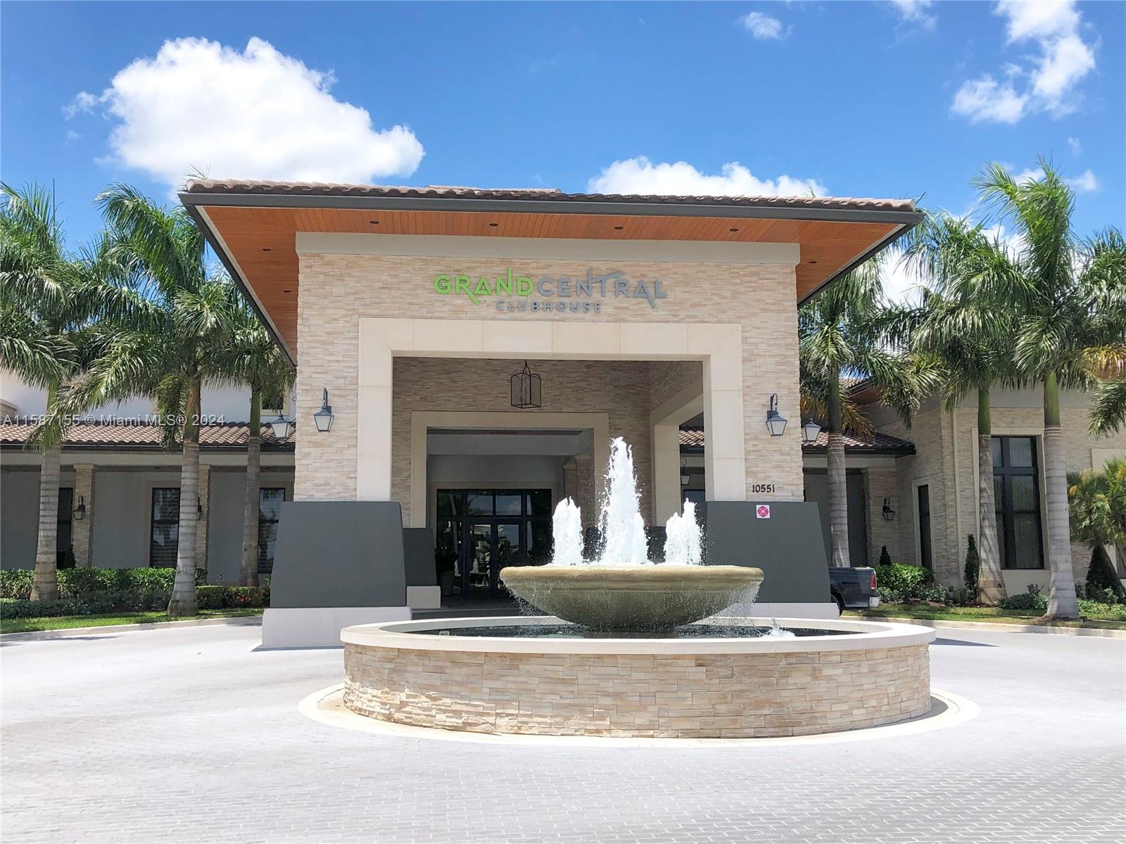 APEX AT PARK CENTRAL COND - Residential Lease