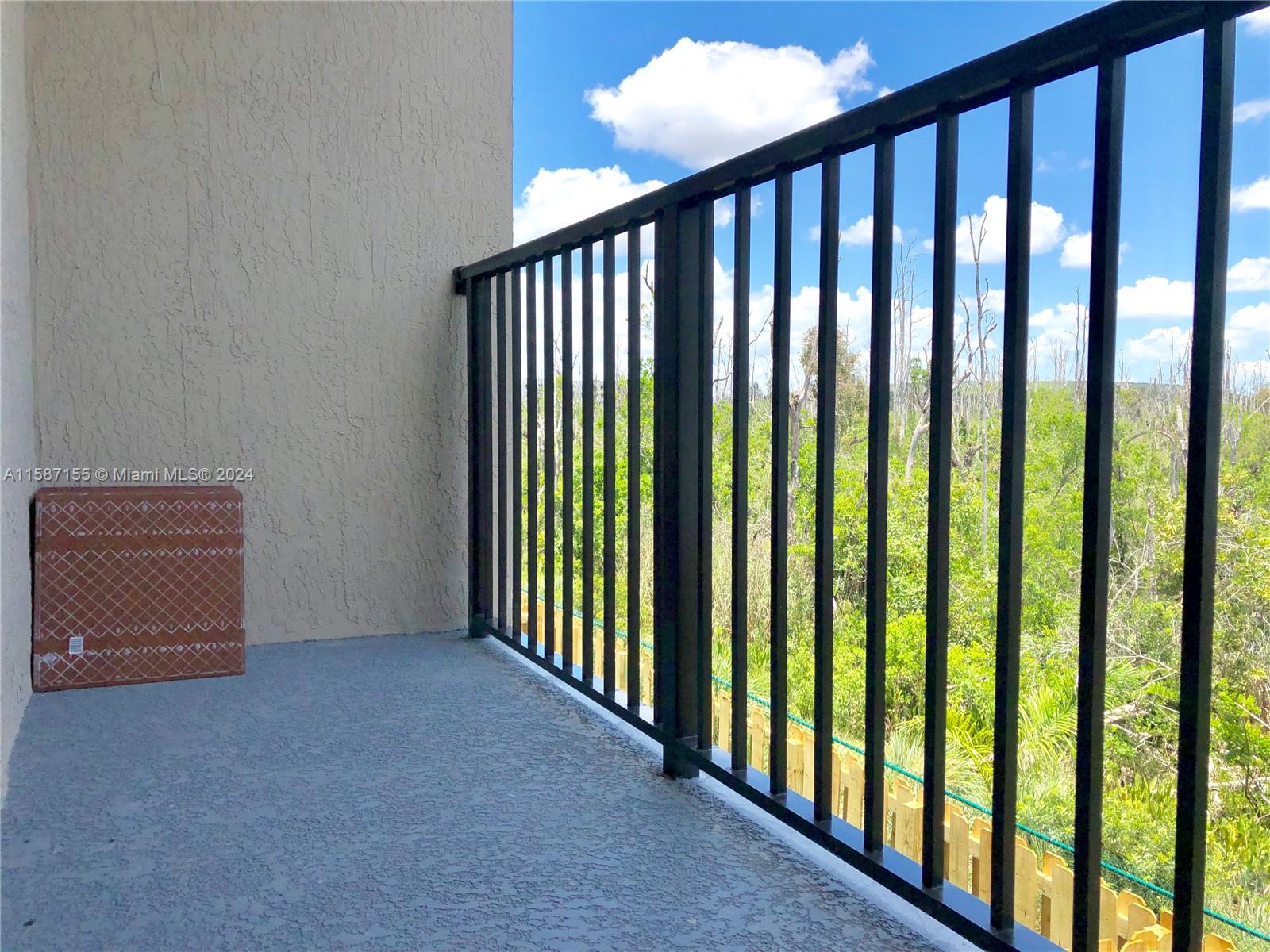APEX AT PARK CENTRAL COND - Residential Lease