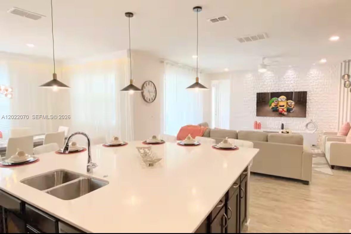 VERANDA PALMS - Residential