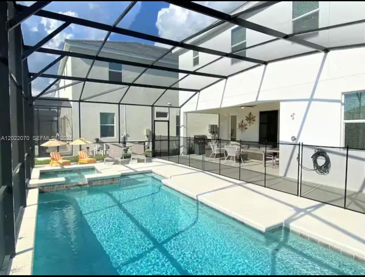VERANDA PALMS - Residential