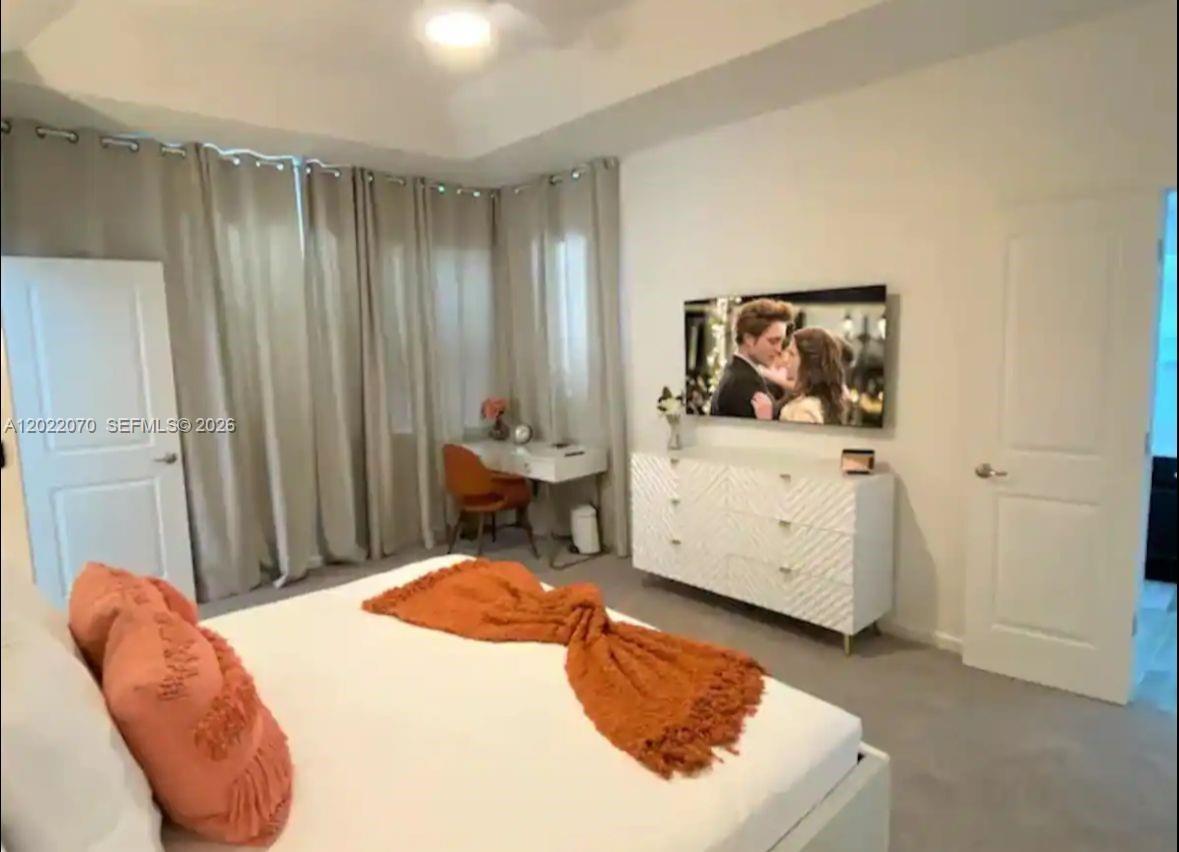 VERANDA PALMS - Residential