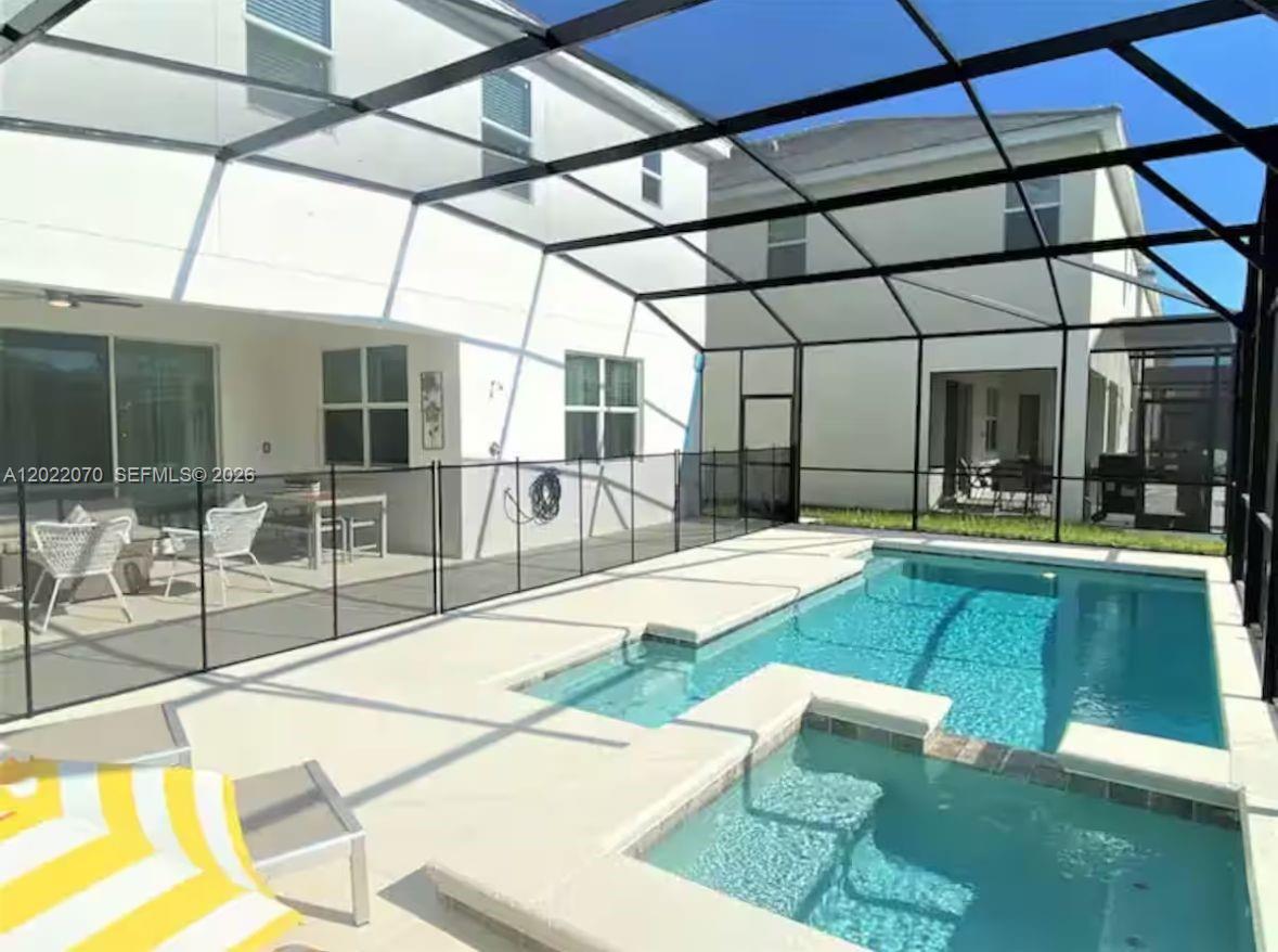 VERANDA PALMS - Residential