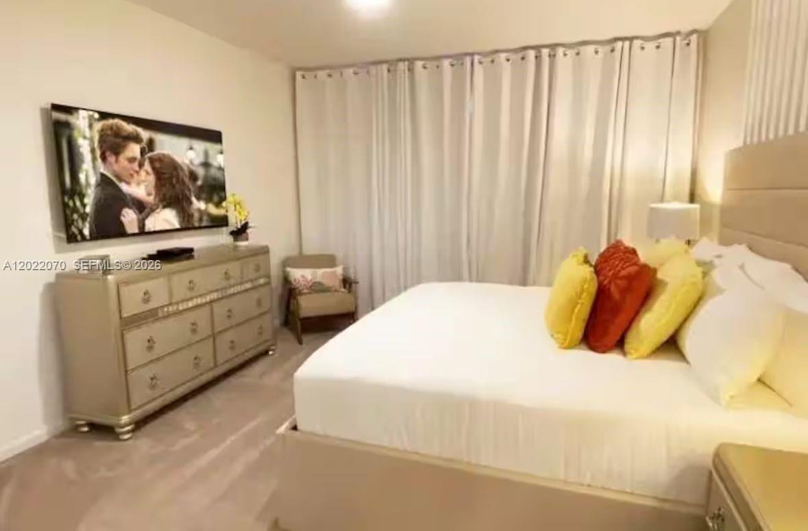 VERANDA PALMS - Residential