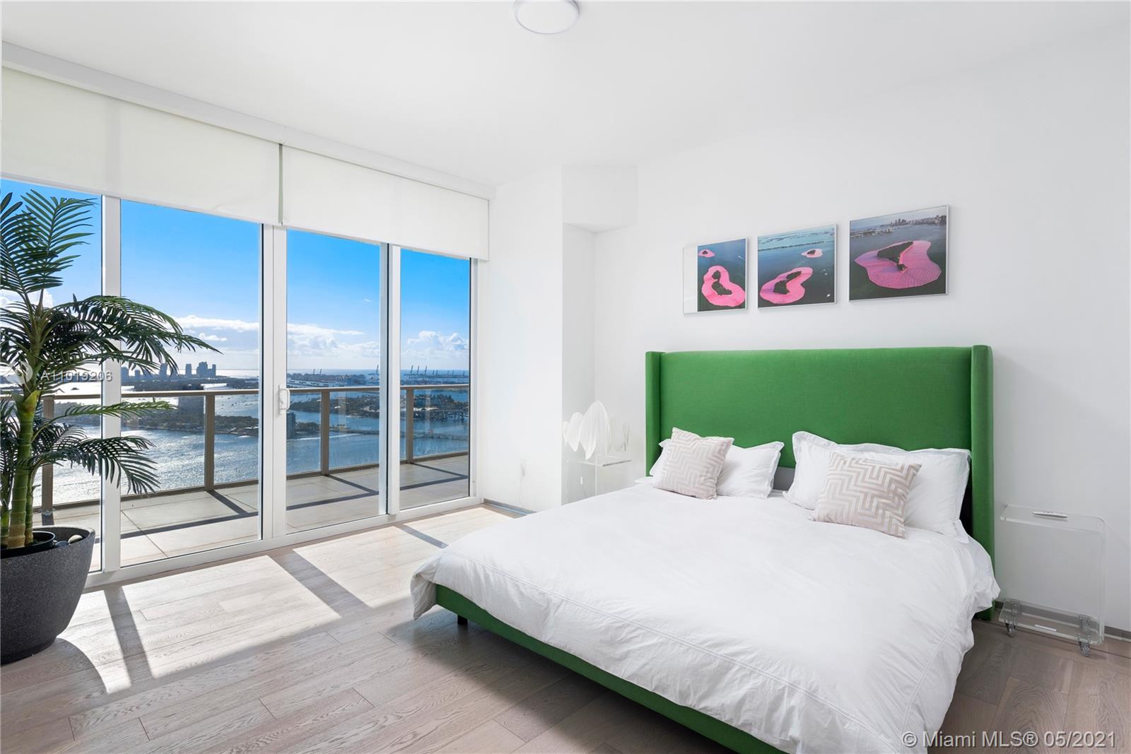 PARAMOUNT BAY CONDO - Residential