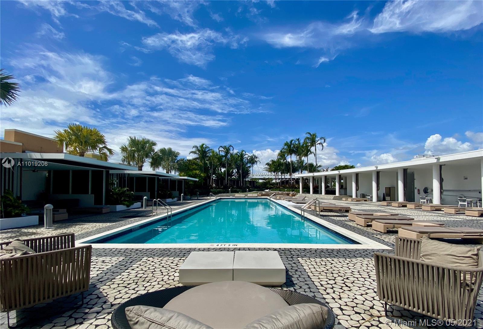 PARAMOUNT BAY CONDO - Residential