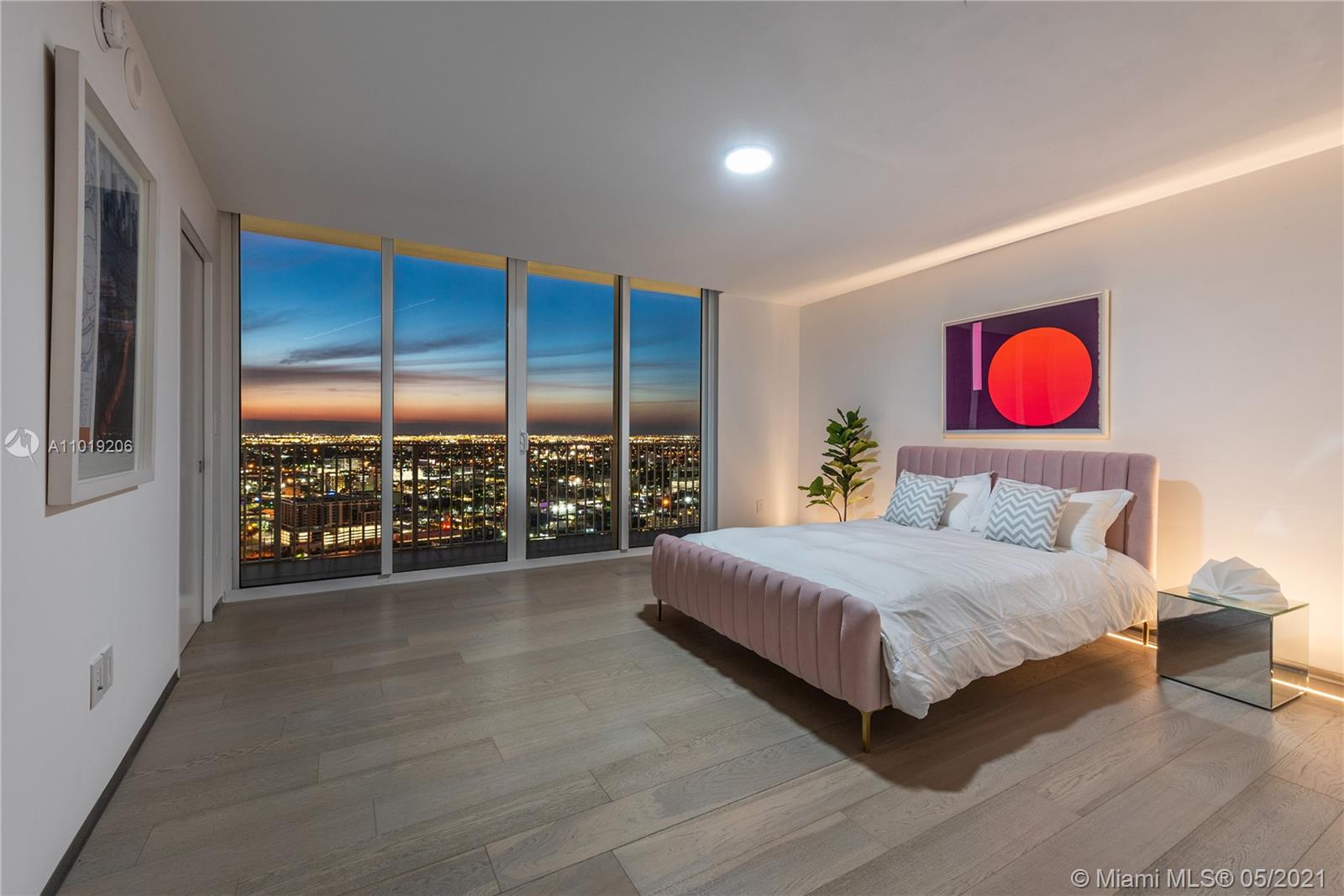 PARAMOUNT BAY CONDO - Residential