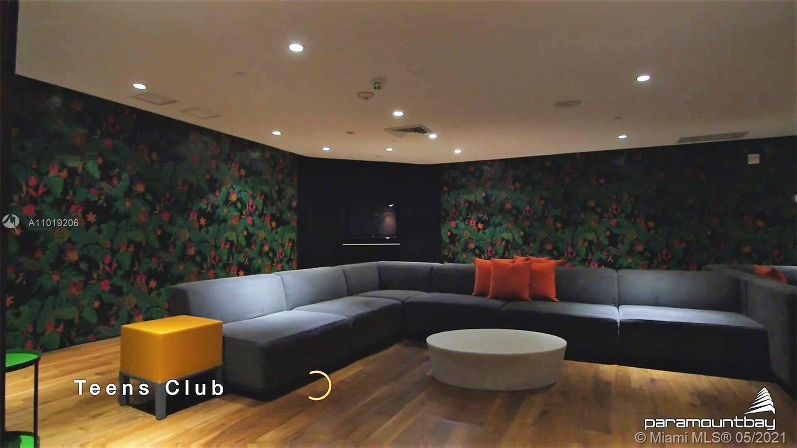 PARAMOUNT BAY CONDO - Residential