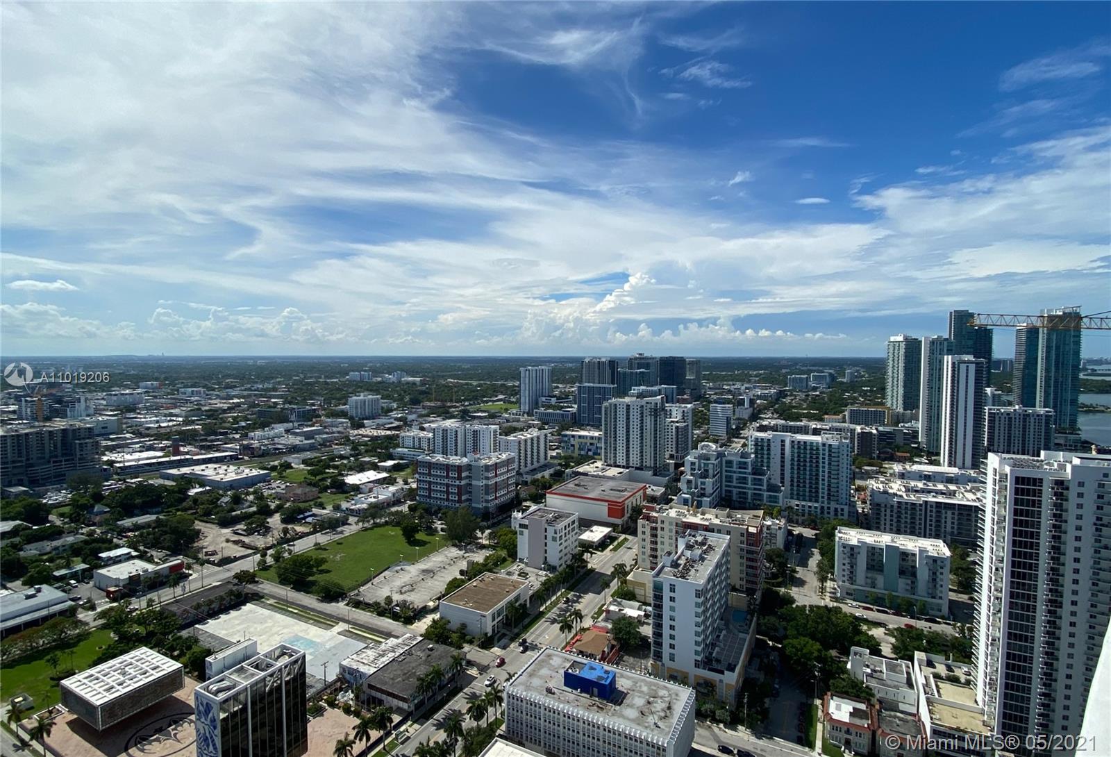 PARAMOUNT BAY CONDO - Residential