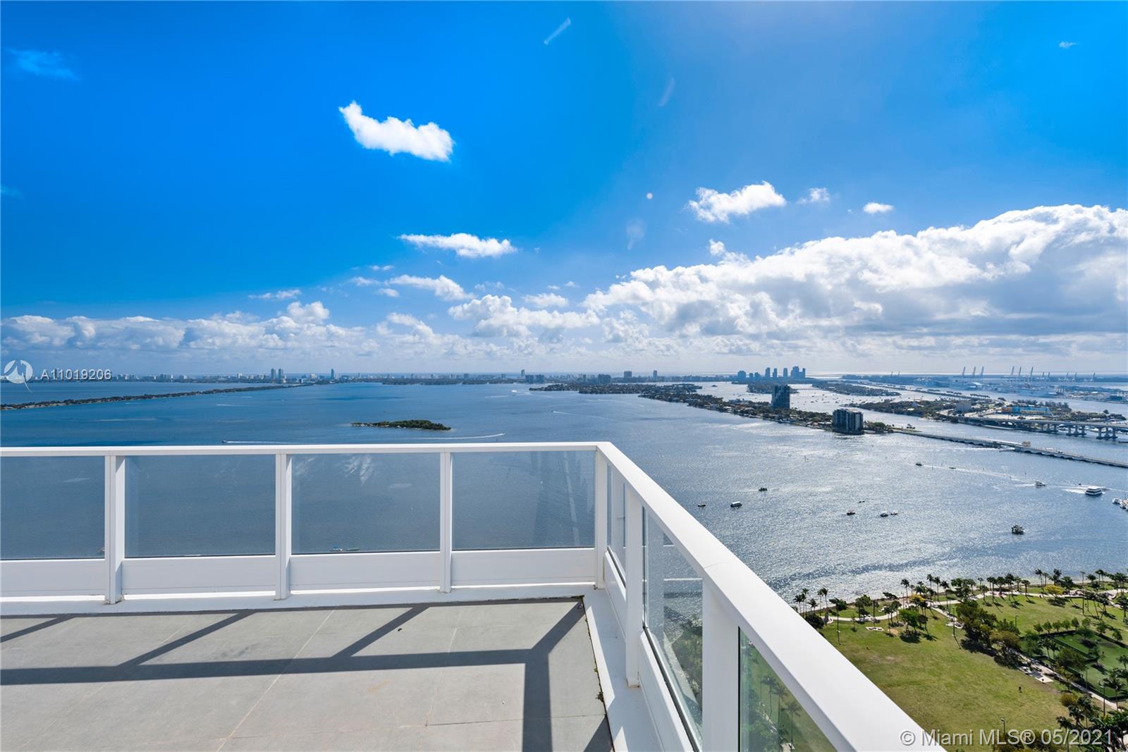 PARAMOUNT BAY CONDO - Residential