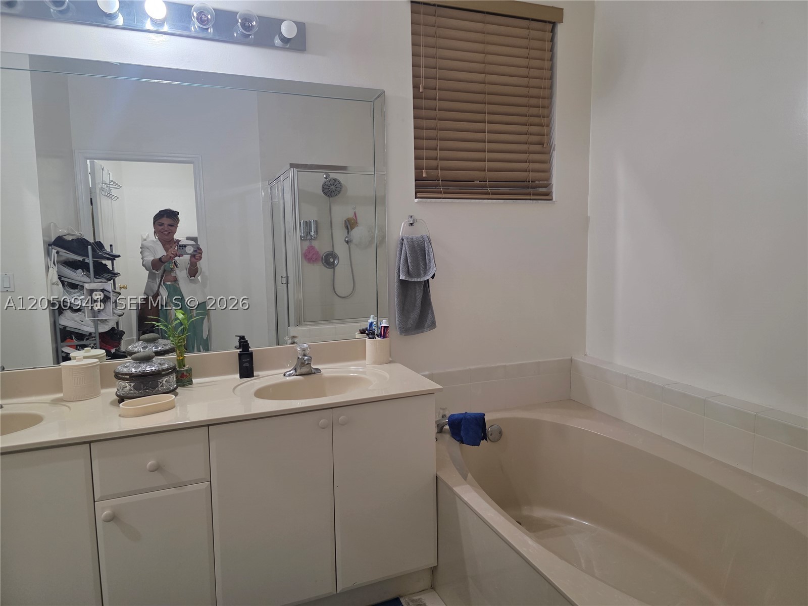 GRAND LAKES PHASE II - Residential Lease