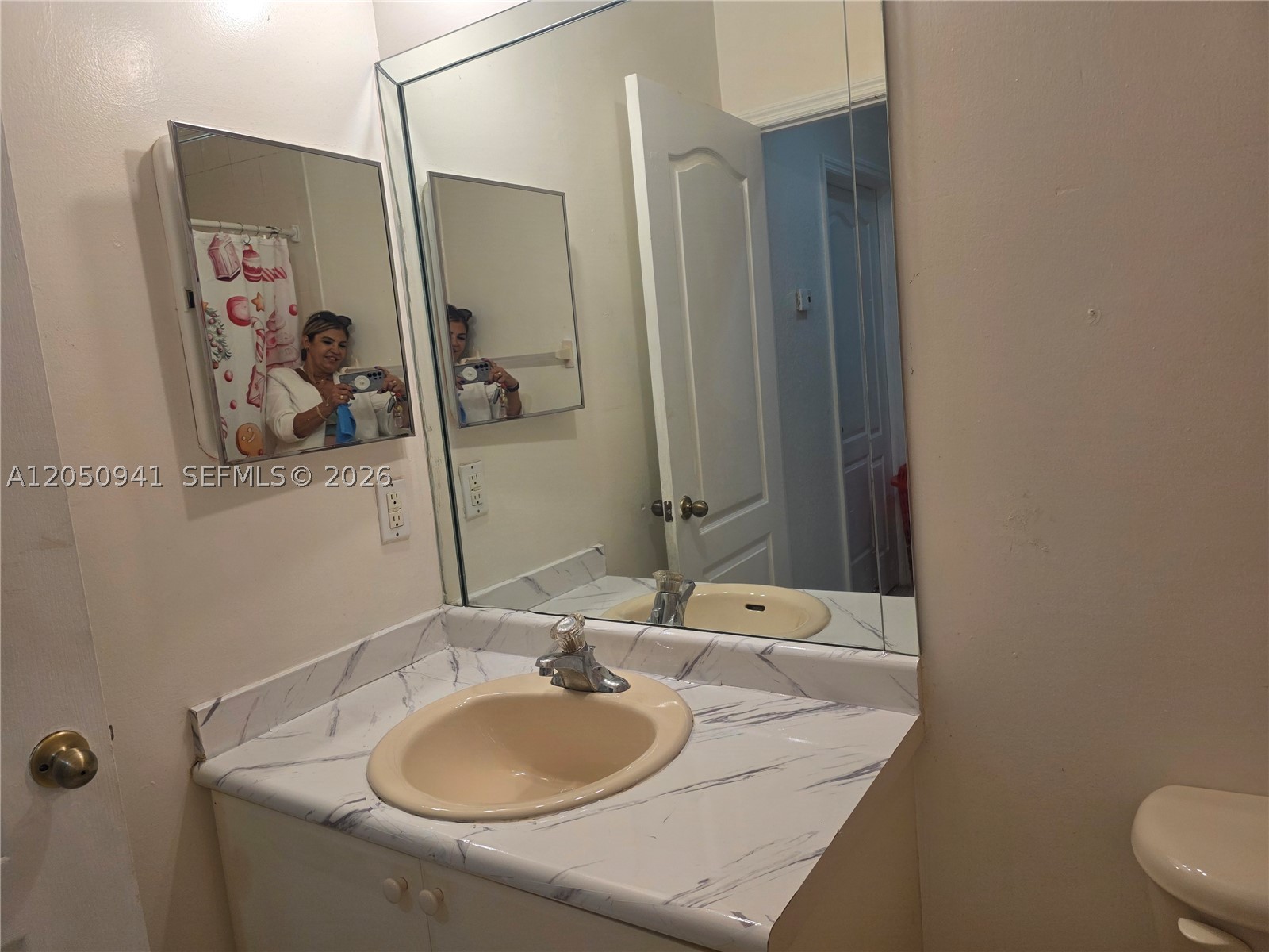 GRAND LAKES PHASE II - Residential Lease