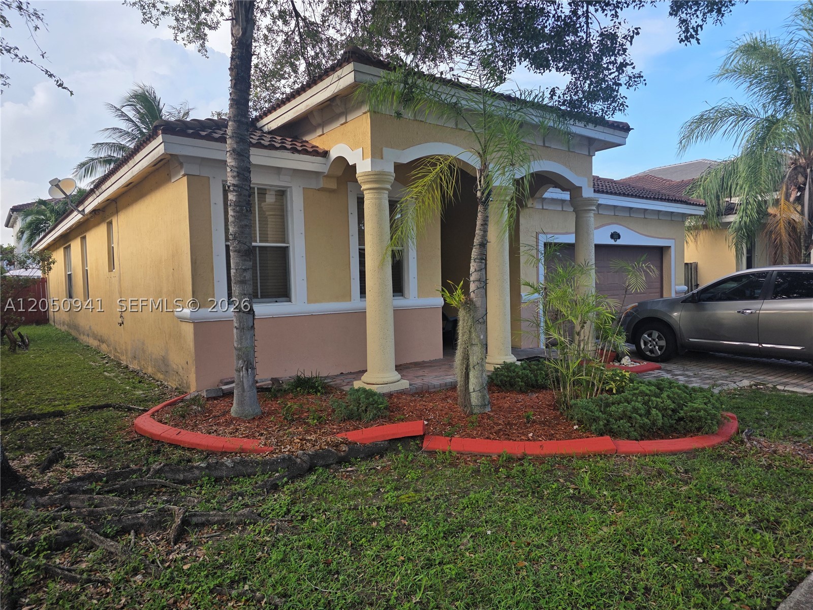 GRAND LAKES PHASE II - Residential Lease