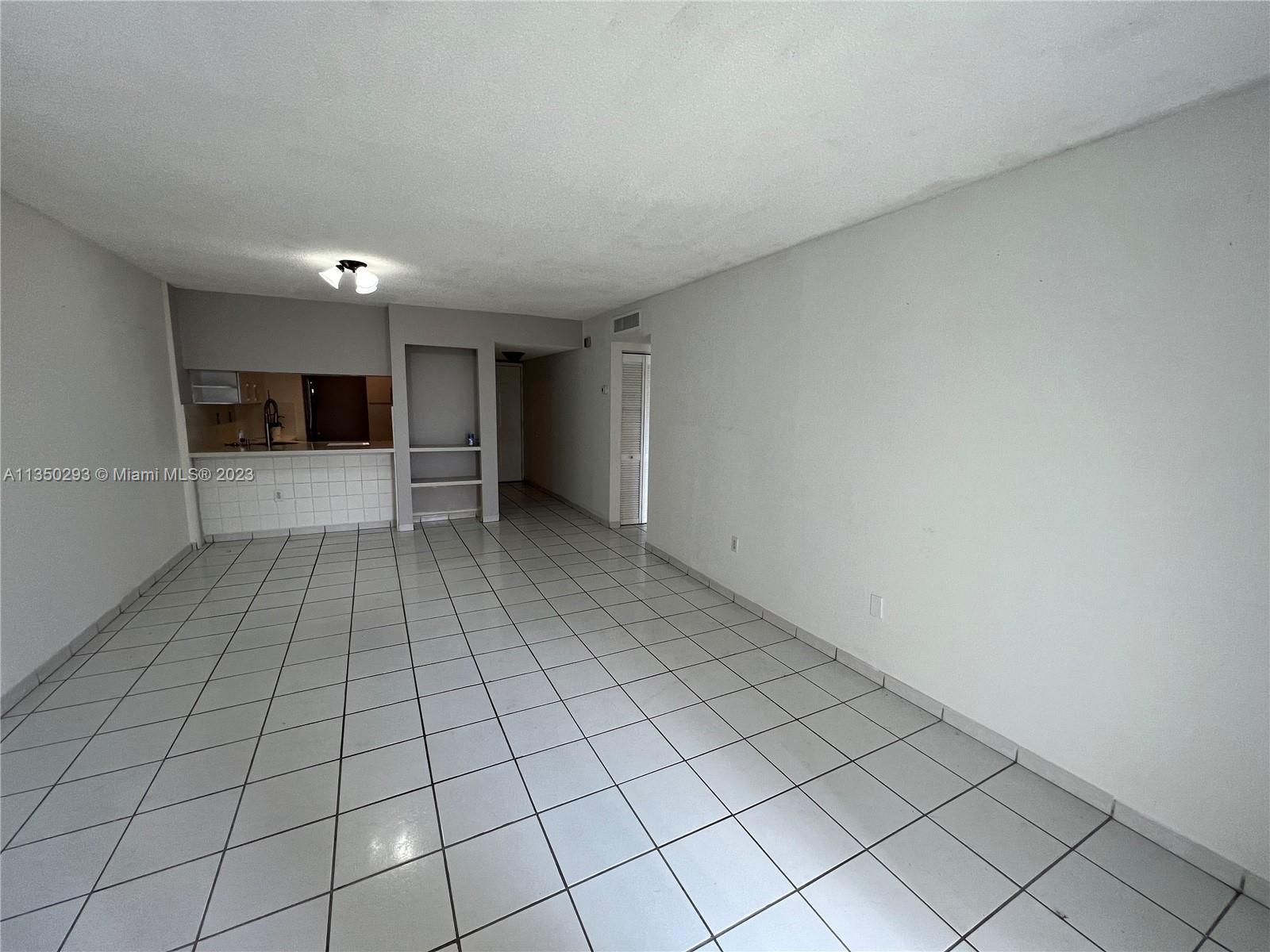 GOLDEN GATE CONDO PHASE I - Residential Lease