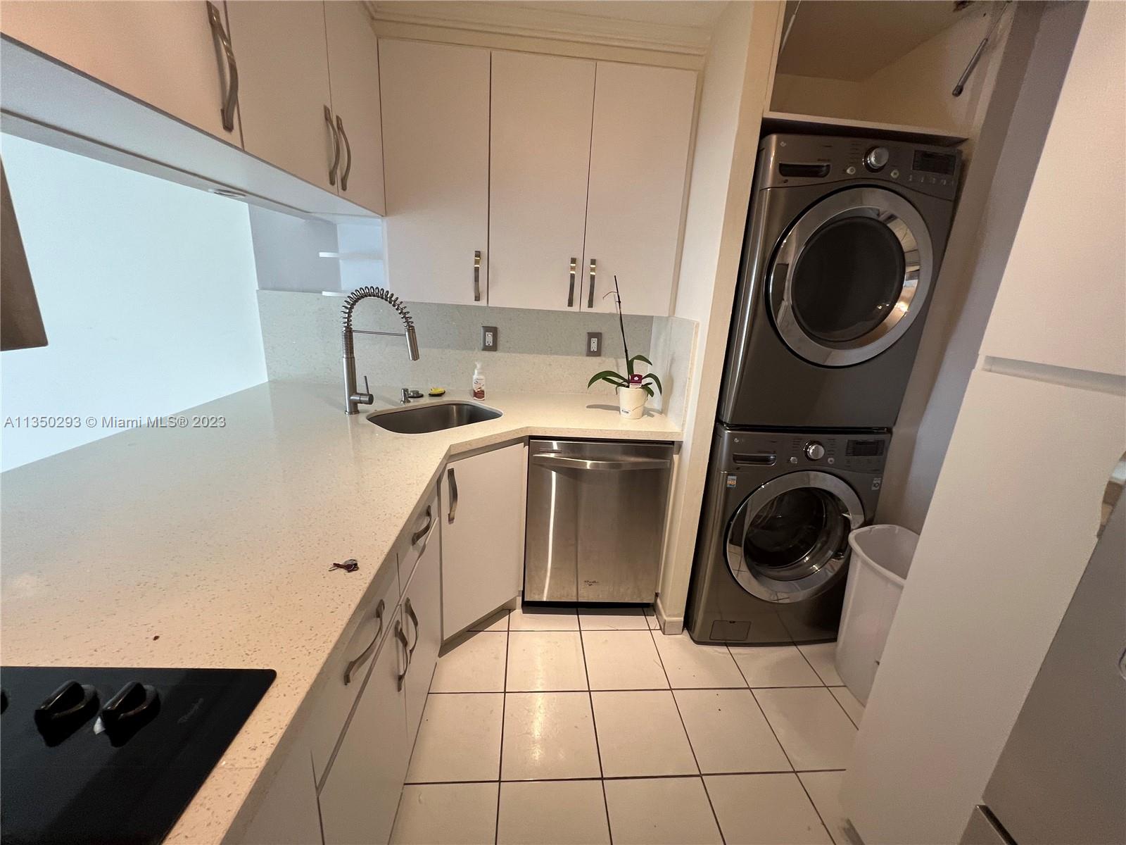 GOLDEN GATE CONDO PHASE I - Residential Lease