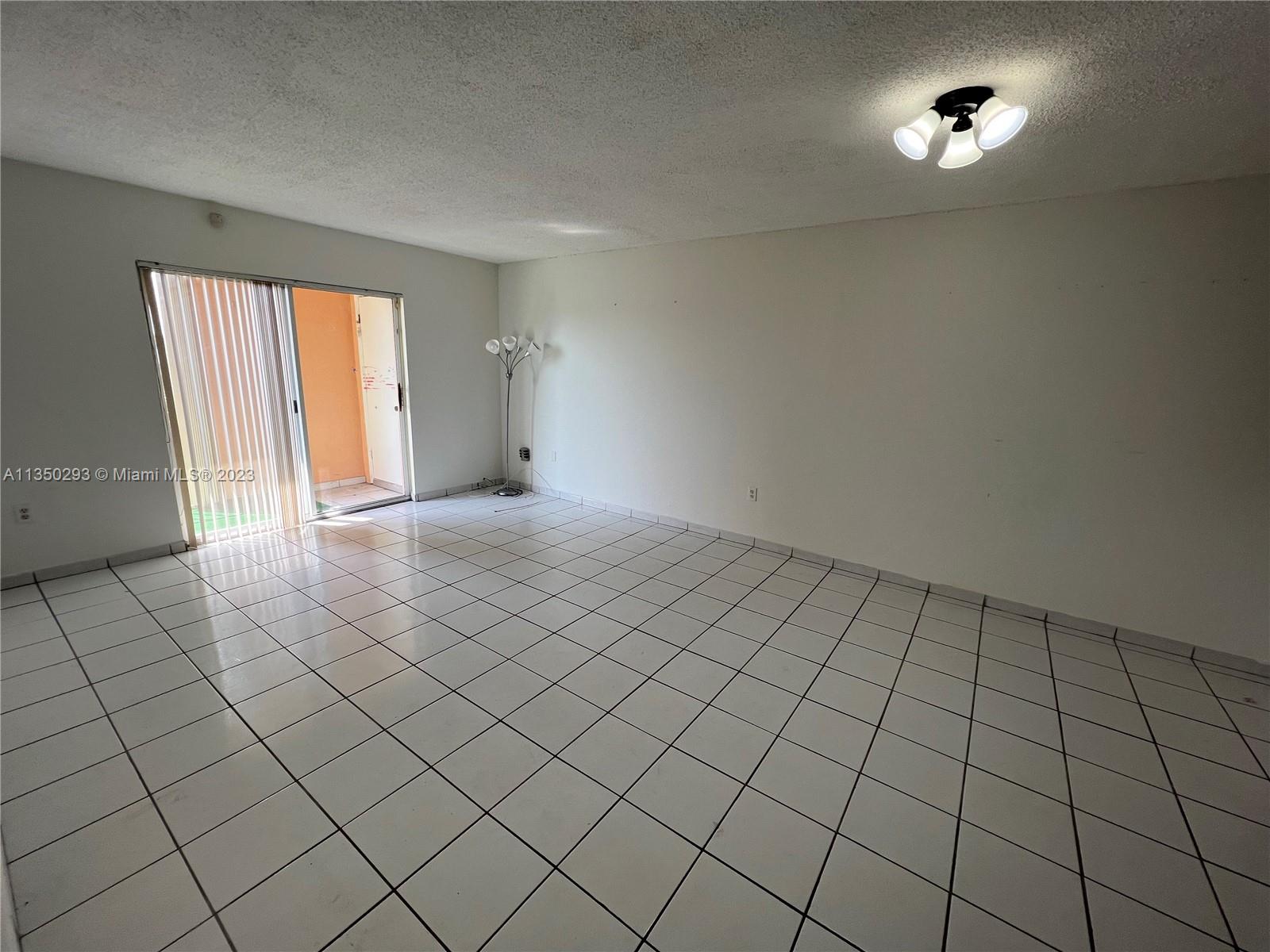GOLDEN GATE CONDO PHASE I - Residential Lease