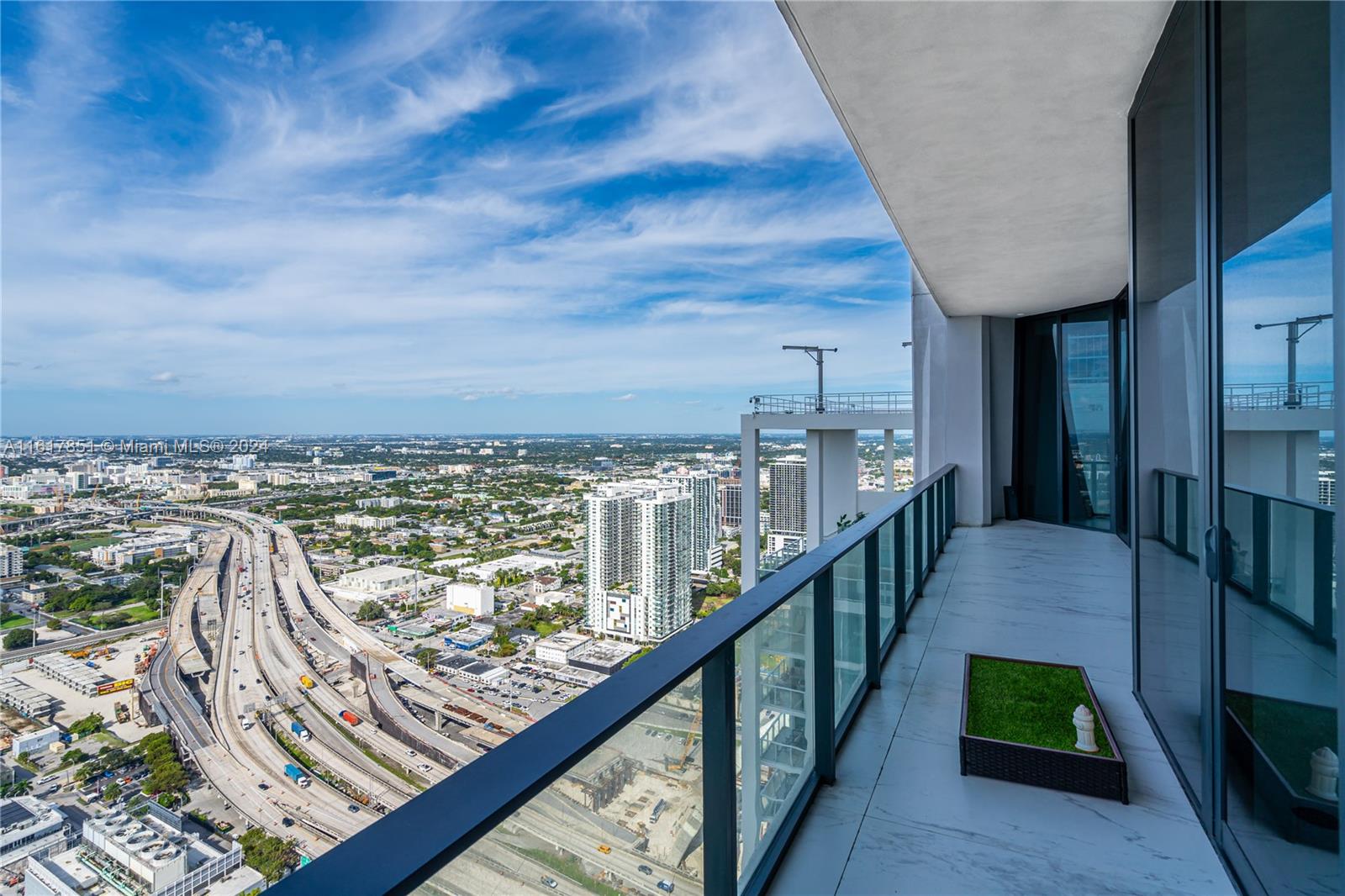 ONE THOUSAND MUSEUM CONDO - Residential