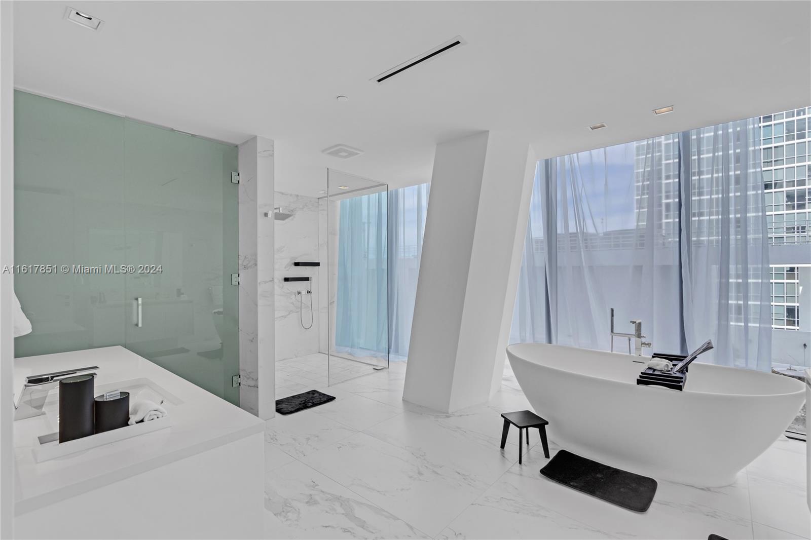 ONE THOUSAND MUSEUM CONDO - Residential