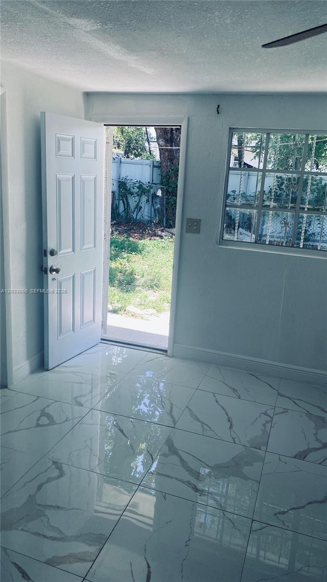 BISCAYNE GARDENS SEC F PA - Residential Lease