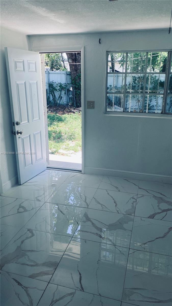 BISCAYNE GARDENS SEC F PA - Residential Lease