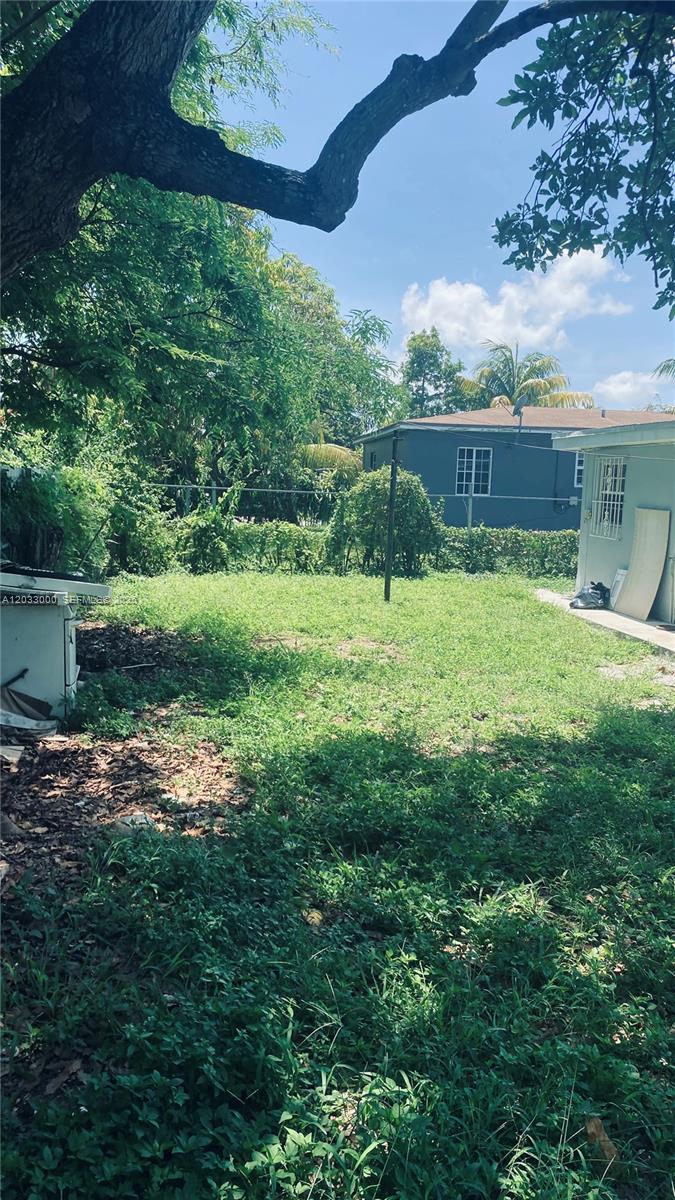 BISCAYNE GARDENS SEC F PA - Residential Lease