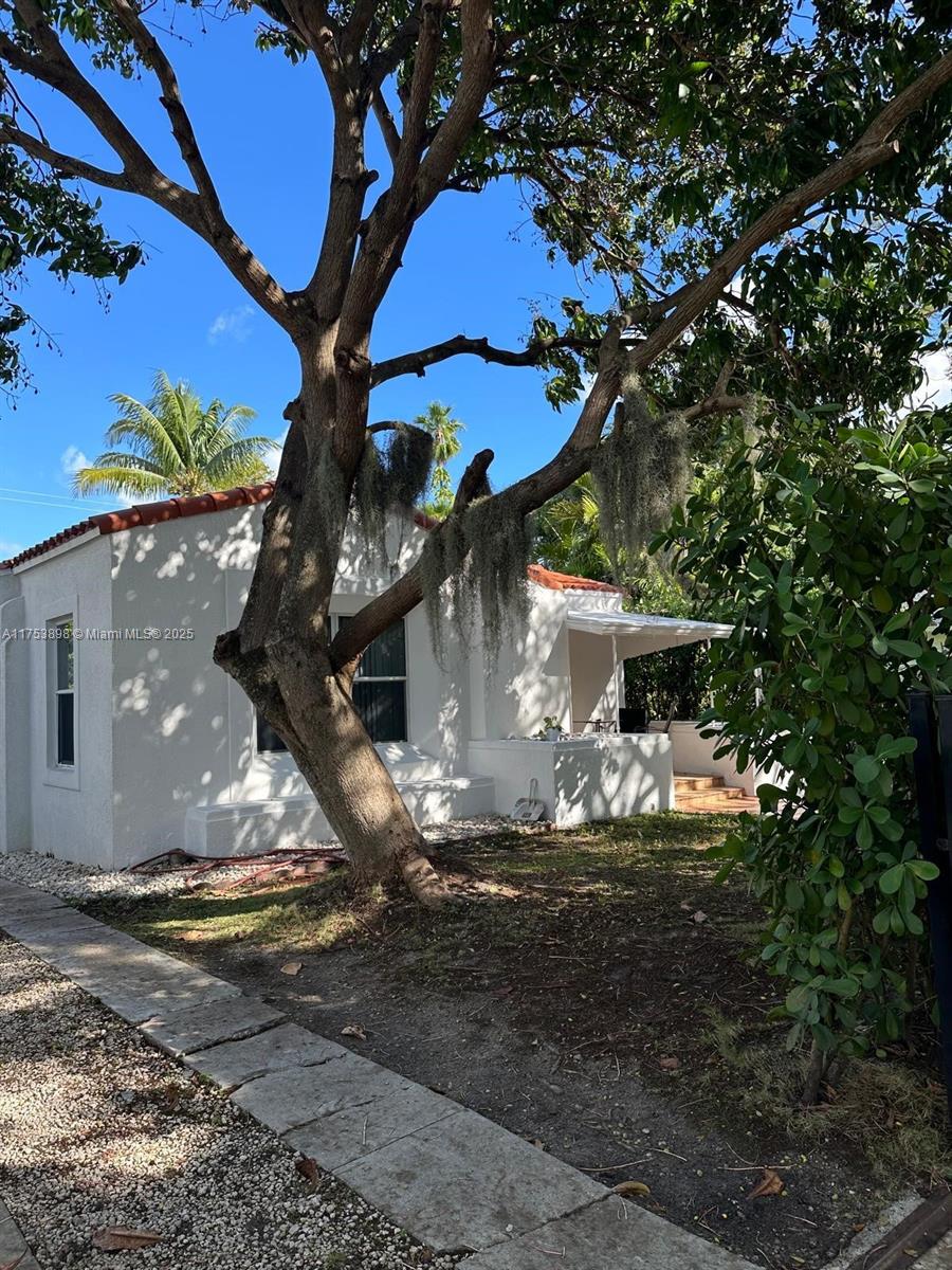 SHADOWLAWN - Residential Income