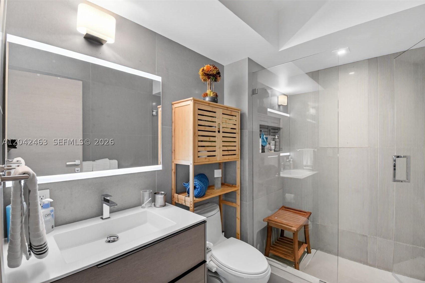 MILLENNIUM CONDO - Residential