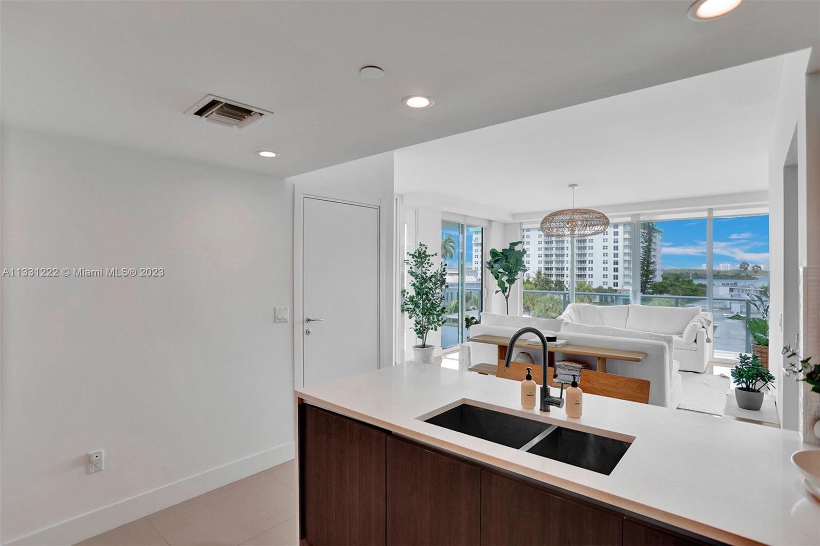 LE JARDIN HOUSE CONDO - Residential Lease