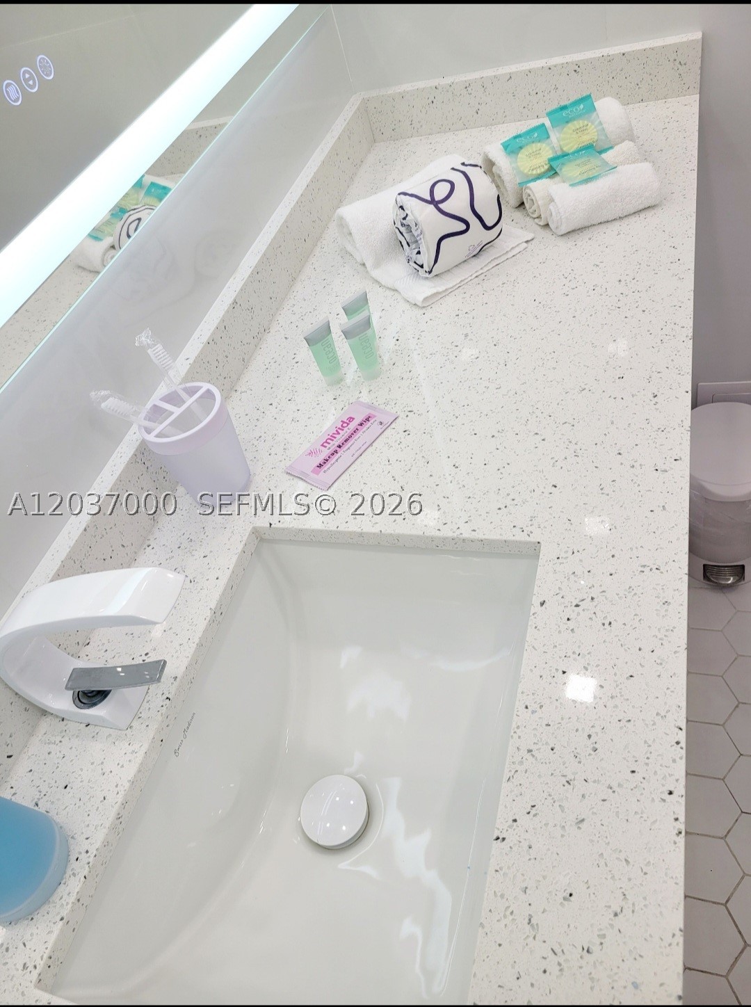 BAYSHORE YACHT & TENNIS C - Residential