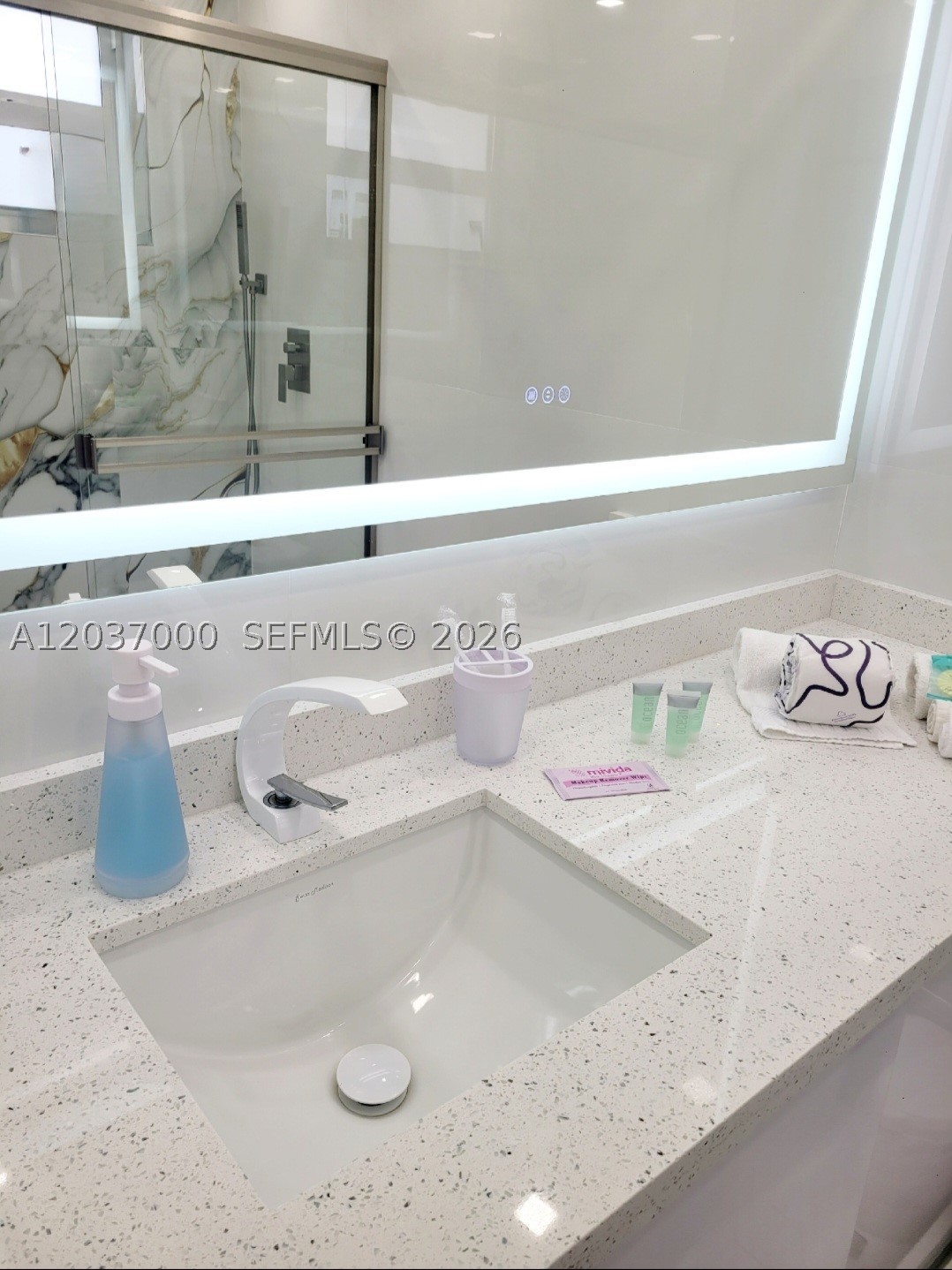 BAYSHORE YACHT & TENNIS C - Residential