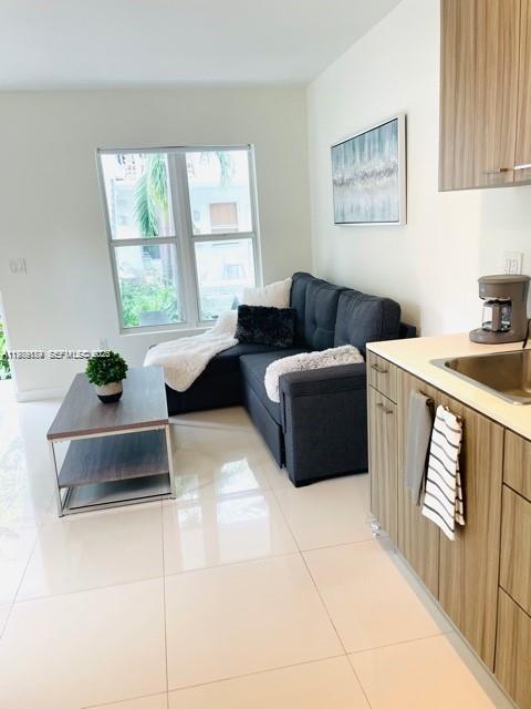 Modern and fully furnished 1BR/1BA in the heart of South Beach! Located on trendy West Ave, steps from Whole Foods and walking distance to Lincoln Road, shops, dining, and the beach. Enjoy a bright open layout plus access to a charming courtyard with BBQ area—perfect for relaxing or entertaining.