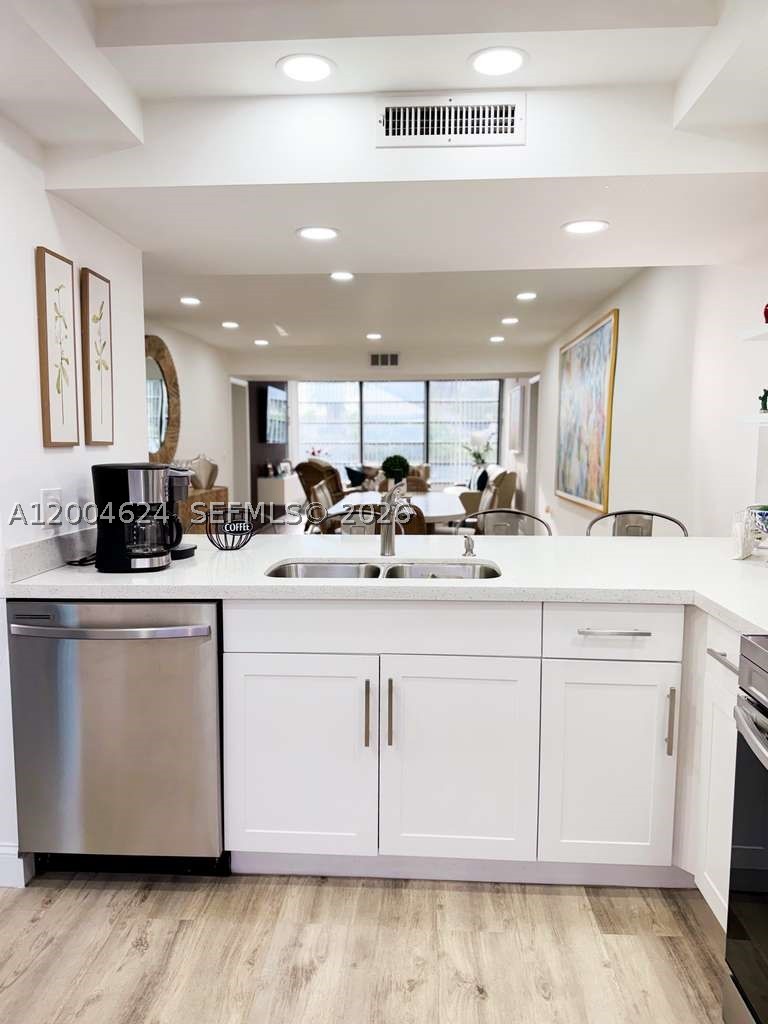 CONDO 18 OF WHITEHALL CON - Residential
