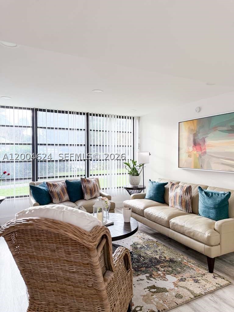 CONDO 18 OF WHITEHALL CON - Residential