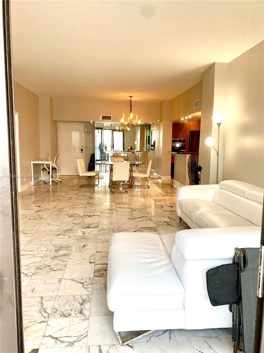 ALLINGTON TOWERS NORTH - Residential