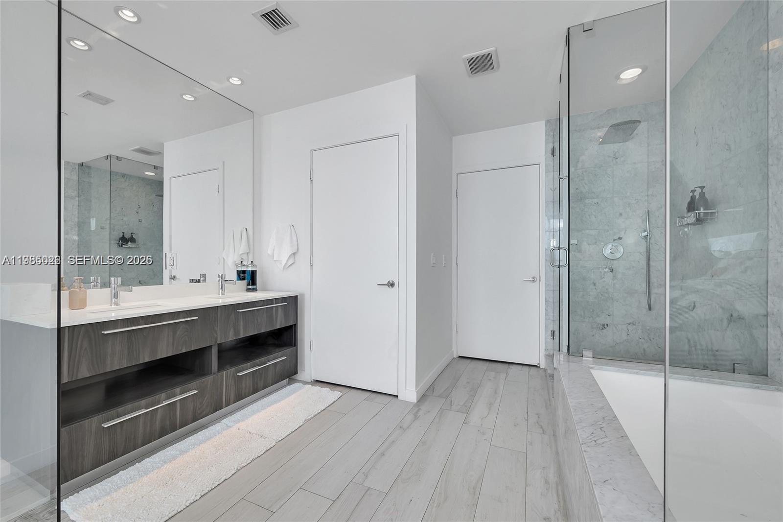 GRAN PARAISO CONDO - Residential Lease