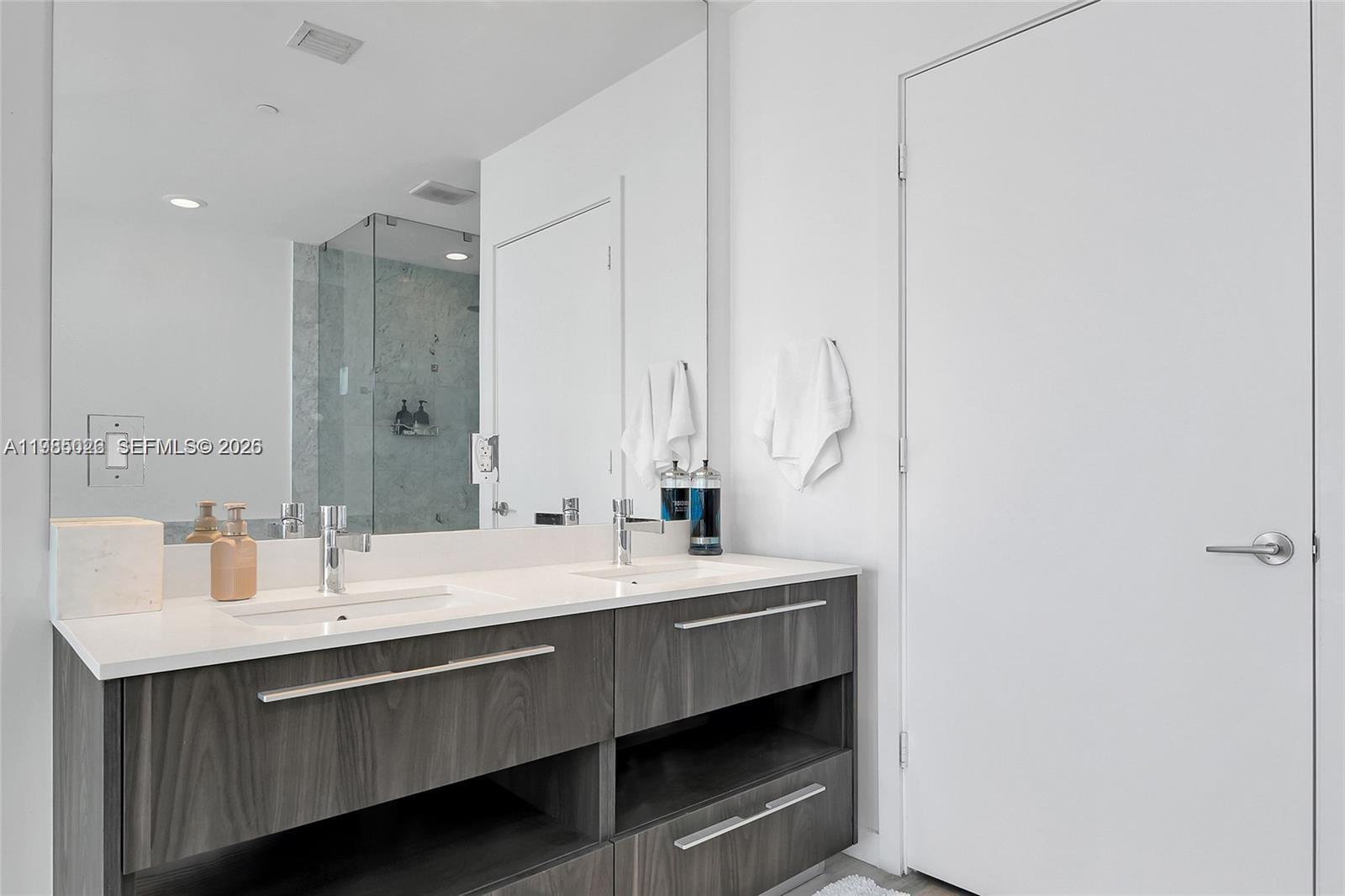 GRAN PARAISO CONDO - Residential Lease