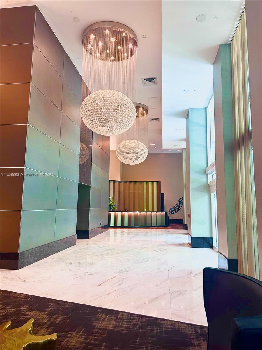 THE PLAZA 901 BRICKELL CO - Residential Lease